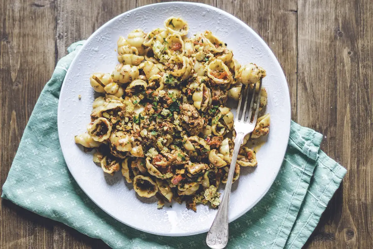 Szybkie makarony: Obiad w 20 minut bez zmywania? Sprawdź!
