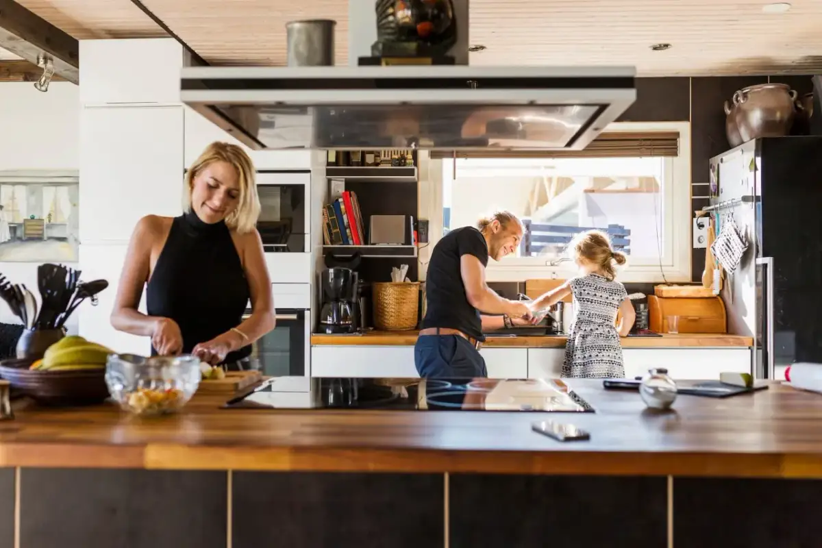 Blat kuchenny: Poradnik wyboru, ceny, materiały. Uniknij błędów!