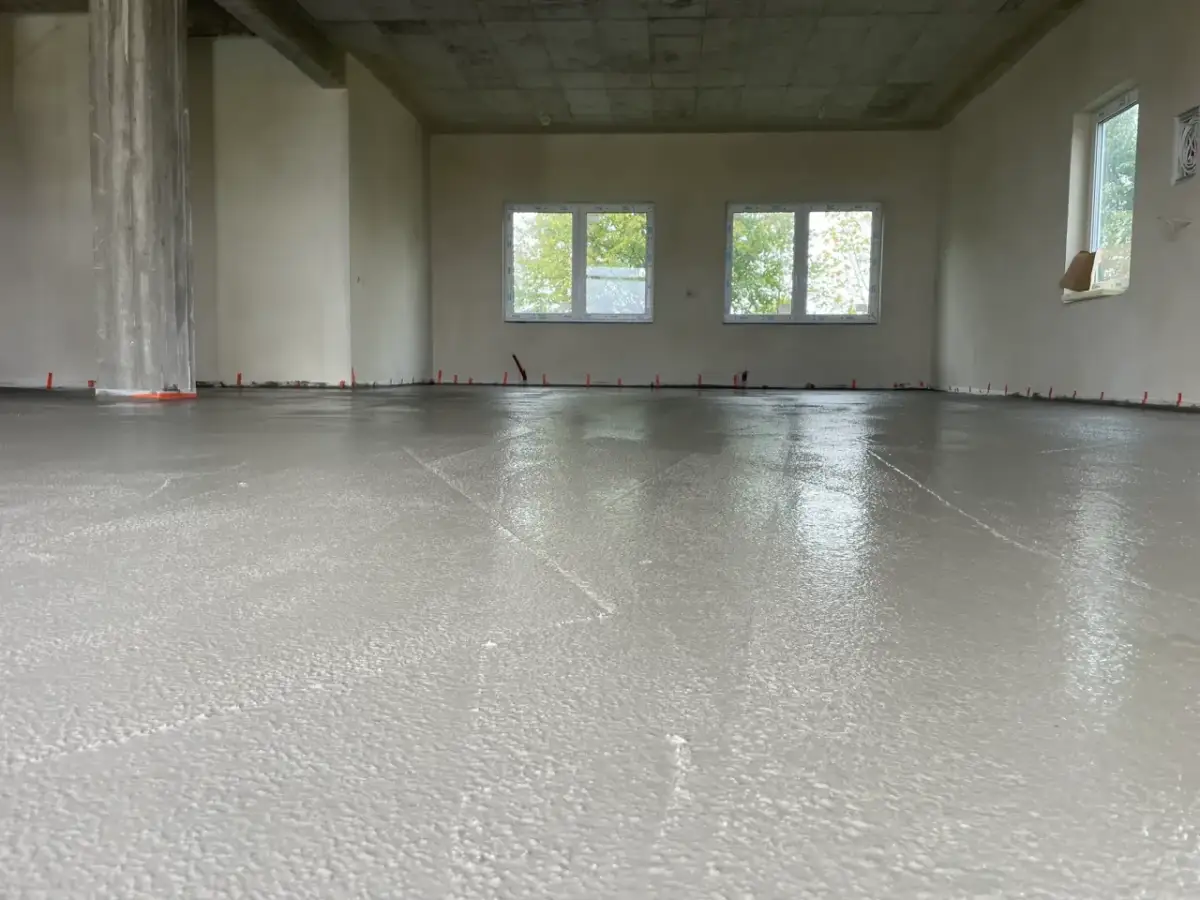 Ile kosztuje posadzka betonowa? Uniknij ukrytych kosztów!