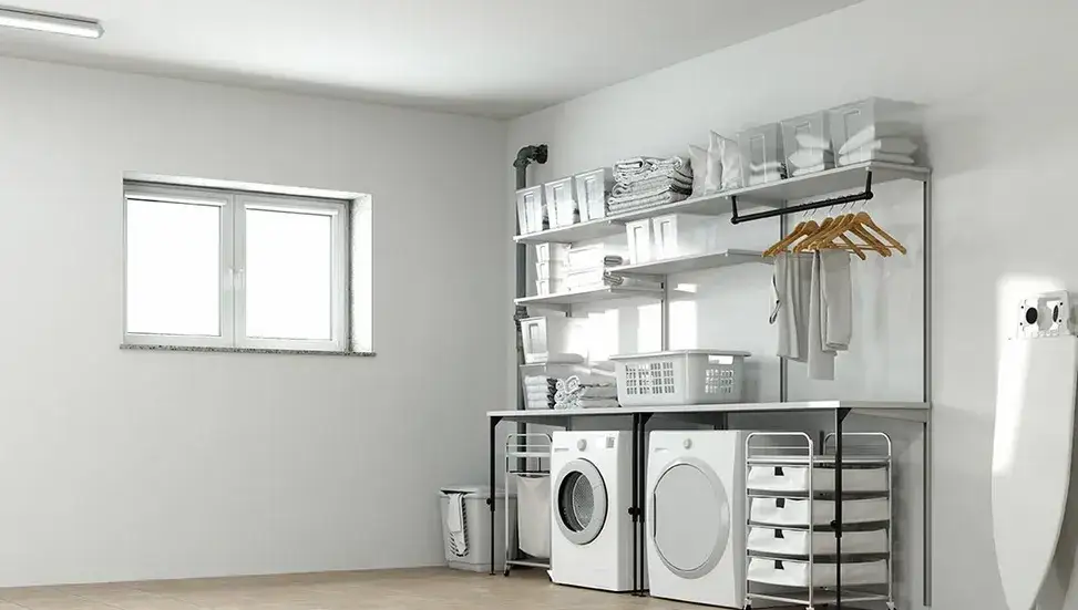 Jak obudować okno piwniczne, aby uniknąć wilgoci i poprawić estetykę