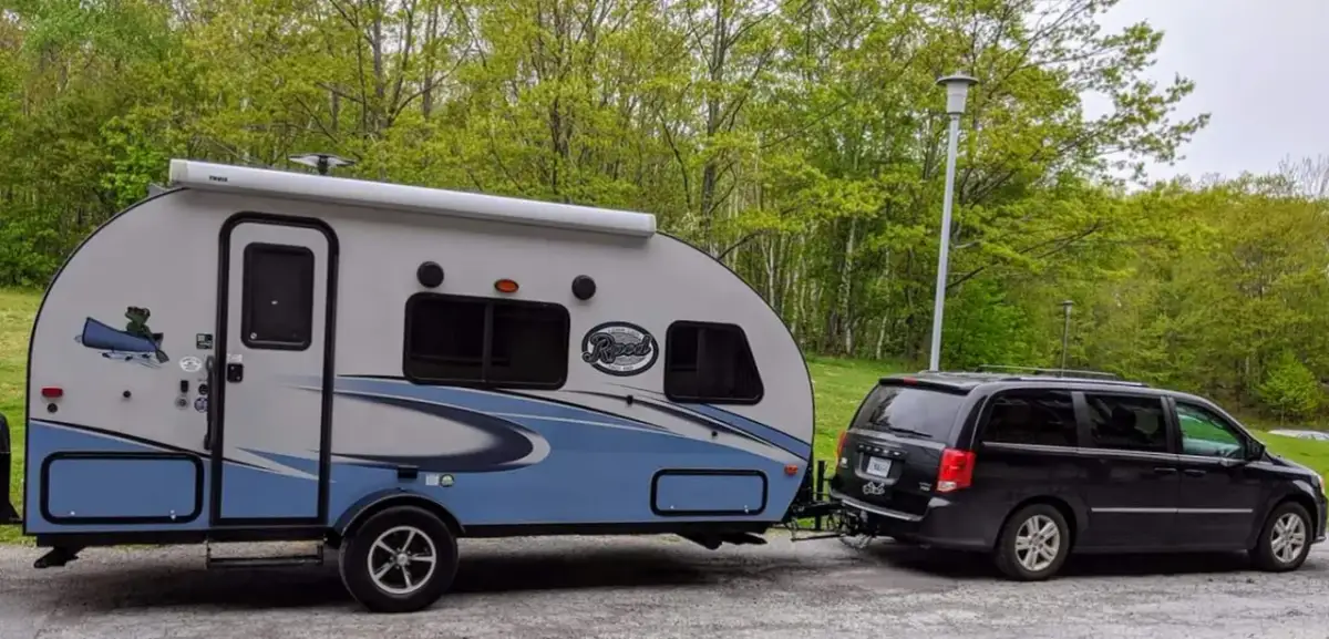 Jak ustawić przyczepę kempingową, aby uniknąć problemów i cieszyć się komfortem