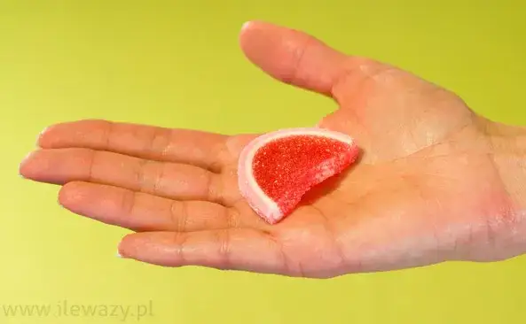 Ile kalorii ma galaretka malinowa? Sprawdź wersje z cukrem i fit