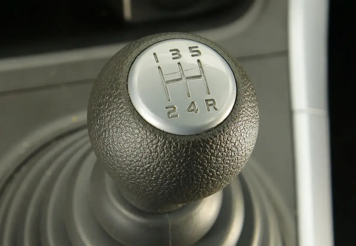 Bieg jałowy - wszystko, co musisz wiedzieć o pracy silnika