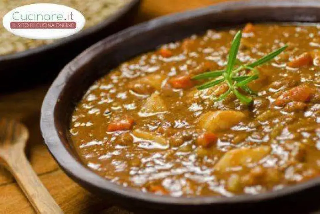 Minestra di Lenticchie: Ricetta Tradizionale, Segreti e Varianti Veloci