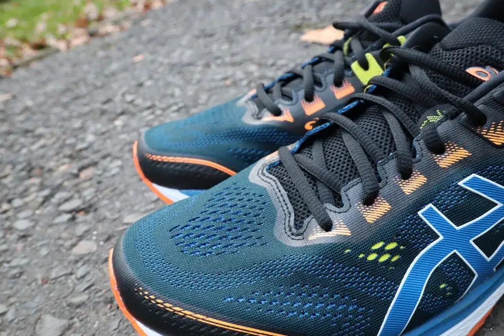 ASICS na asfalt: jak wybrać idealne buty? Poradnik eksperta