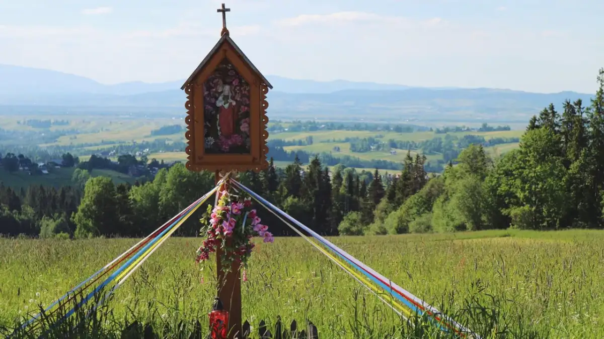 Ile trwa majówka w kościele? Zaskakujące różnice regionalne!