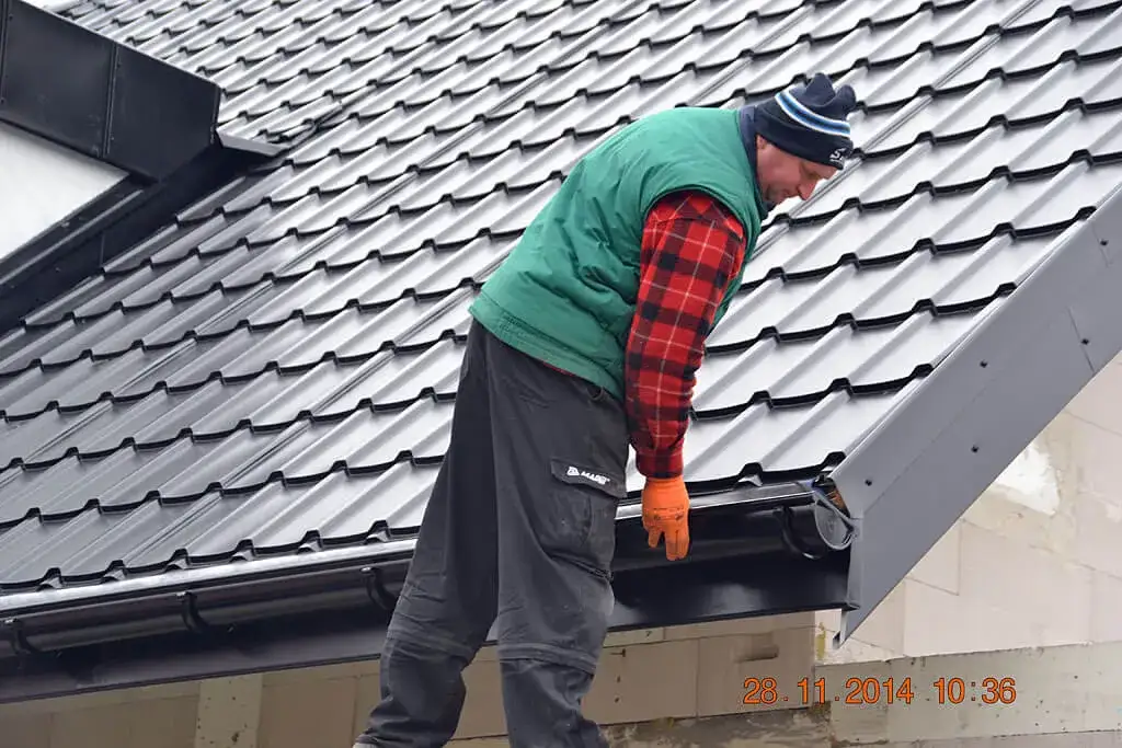 Ile metrów drenażu na m2 dachu? Kluczowe czynniki, które musisz znać