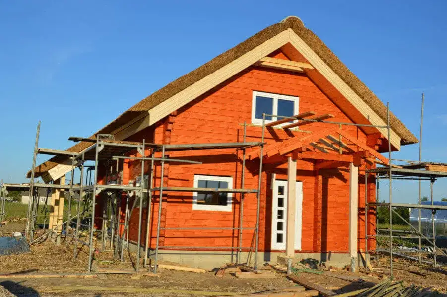 Jak wybrać kolor domku na działce, aby idealnie wpasował się w otoczenie