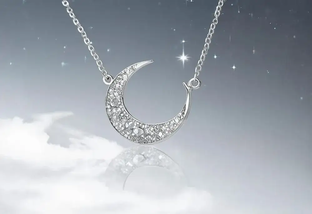 Lunula wisiorek znaczenie: Odkryj moc symboliki i historii