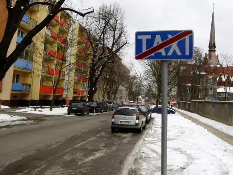 Jak wyliczyć postojowe taxi i uniknąć utraty przychodów
