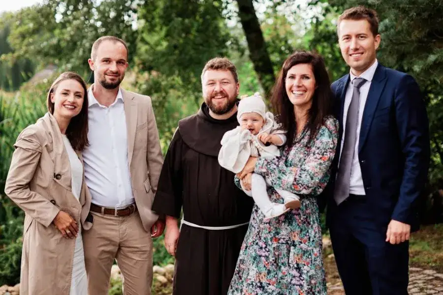 Fotograf na chrzest: Ceny, pakiety, wybór. Nie przepłacaj!