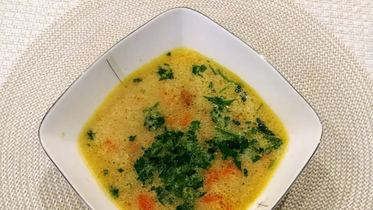 Zupa kurkowa: przepis idealny. Uniknij błędów i gotuj jak ekspert!