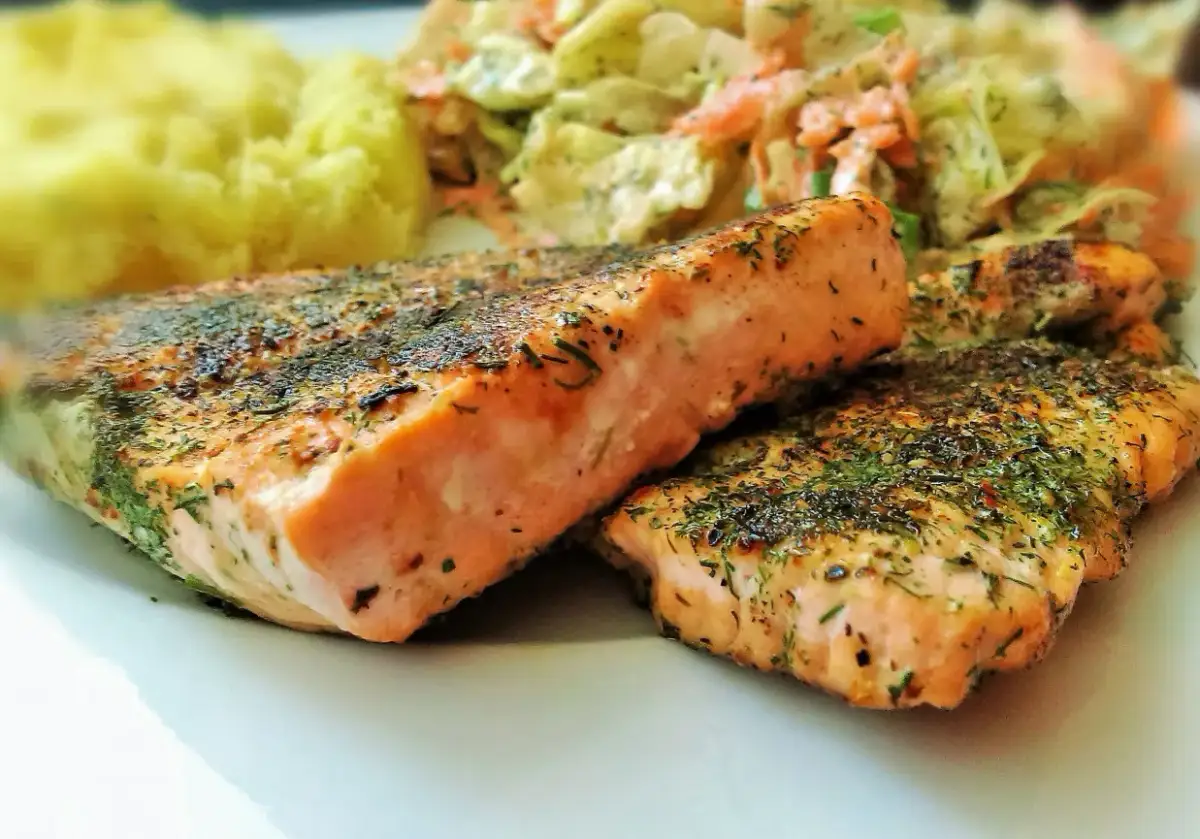 Perfekcyjna sałatka do łososia? Sekrety smaku i gotowe przepisy!