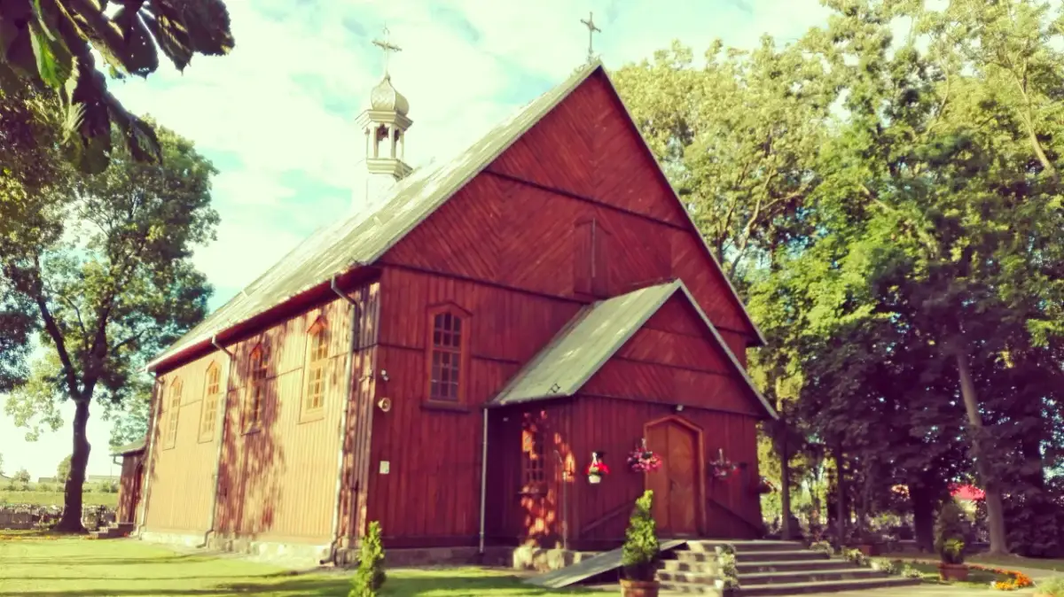 Najlepsze atrakcje w Poniatowej, które musisz zobaczyć podczas wizyty