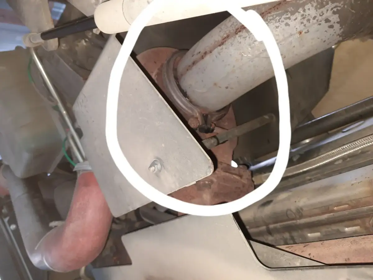 Tajemniczy ubytek płynu? Sprawdź szczelność chłodnicy EGR!