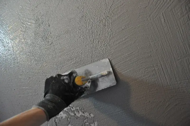 Beton dekoracyjny na ścianie DIY: zrób to sam krok po kroku!