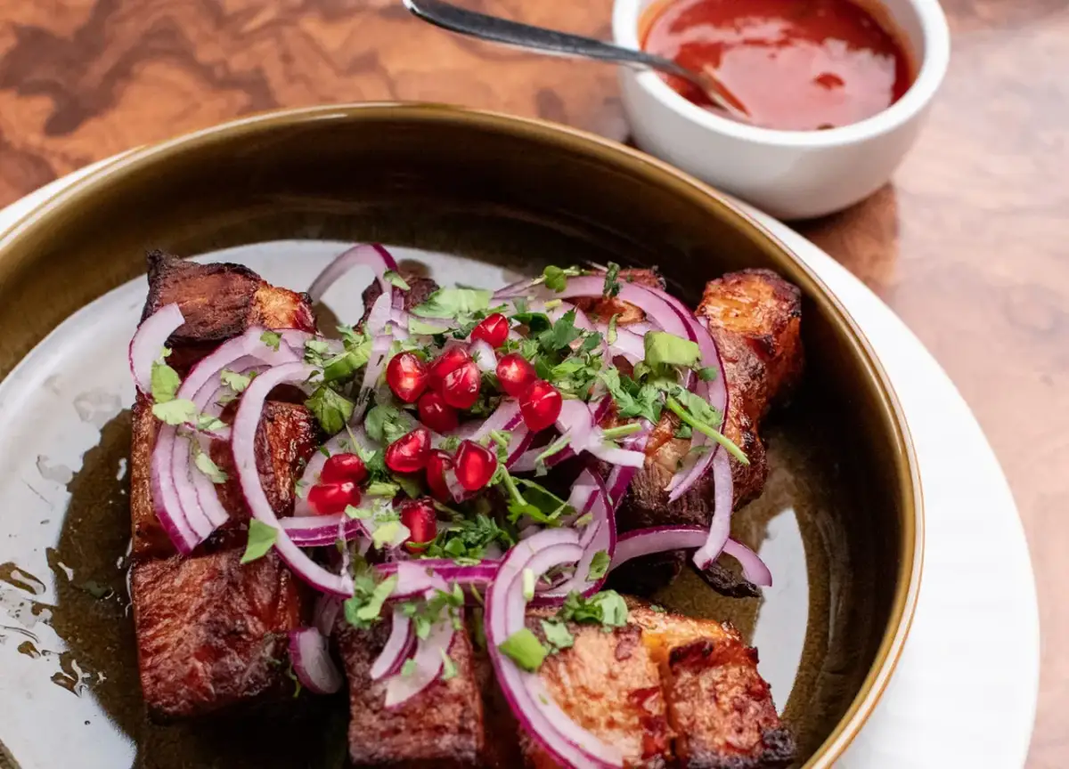 Gdzie zjeść w centrum Warszawy? Smaki na każdą okazję i budżet!