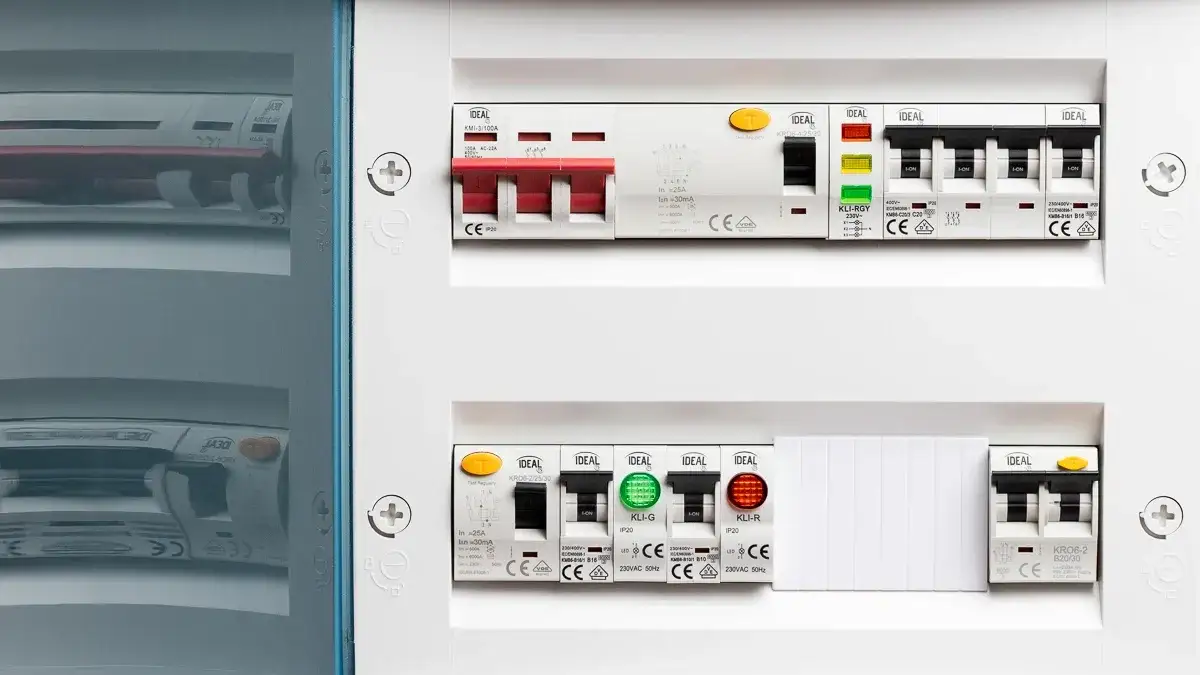 Bezpiecznik B10 ile wytrzyma? Kluczowe informacje o jego trwałości