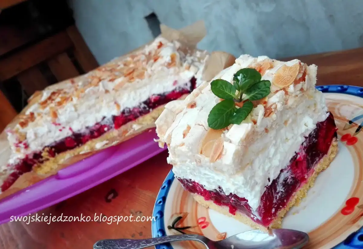 Malinowa Chmurka: Jak przechowywać? Sprawdzone metody na chrupką bezę