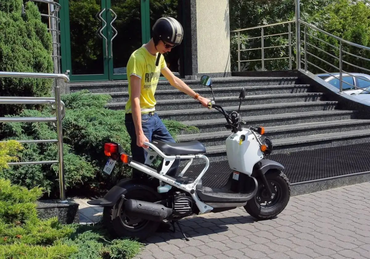 Czy karta rowerowa uprawnia do jazdy motorowerem? Sprawdź prawdę