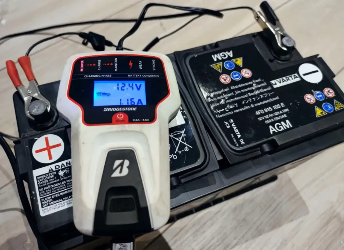 Ile V ma akumulator w samochodzie? Zmierz i uniknij awarii!