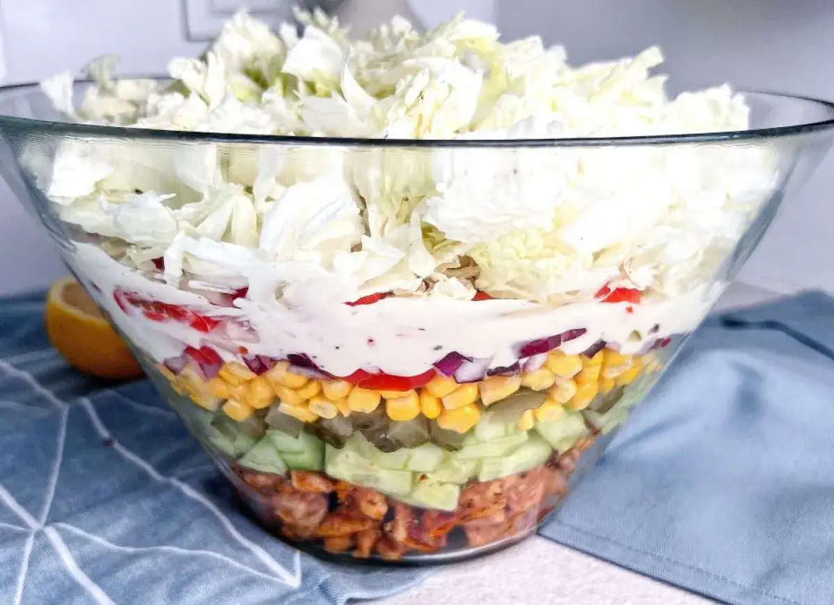 Jak zrobić sałatkę gyros, która zaskoczy smakiem i prostotą