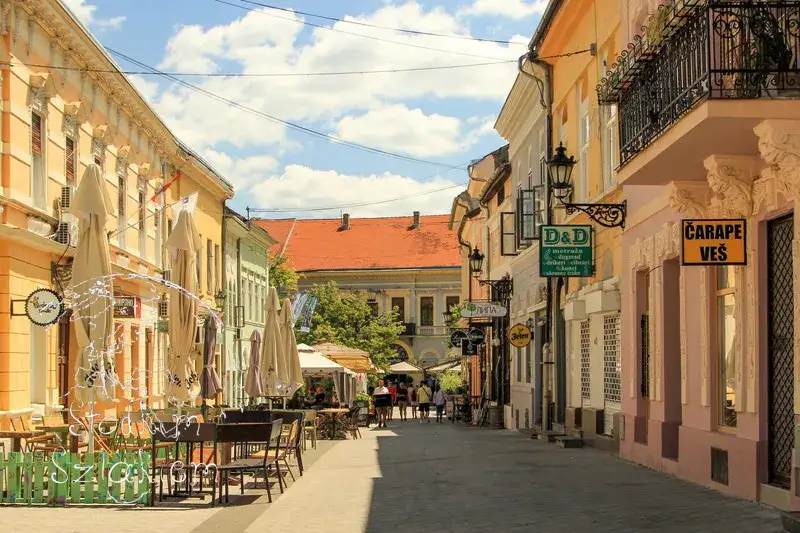 Nowy Sad: Serbskie Ateny i EXIT Twój przewodnik po kulturze i smakach