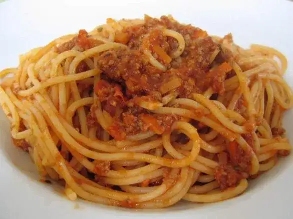 Szybki sos do spaghetti z passaty, który zachwyci każdego miłośnika makaronu