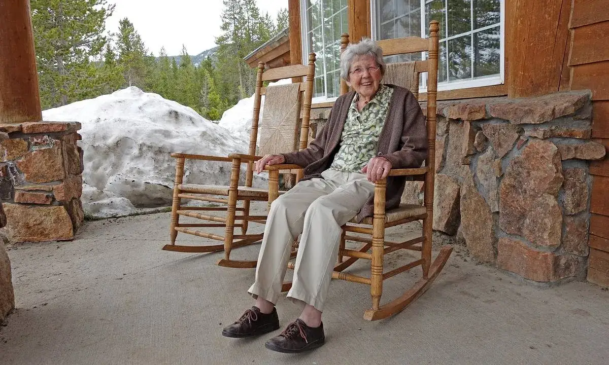 Jak napisać oświadczenie o opiece nad osobą starszą, aby uniknąć problemów?