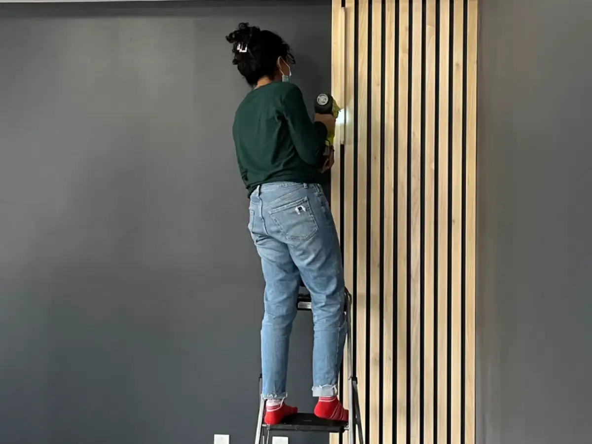 Salon z lamelami: Montaż DIY bez błędów. Poradnik eksperta.