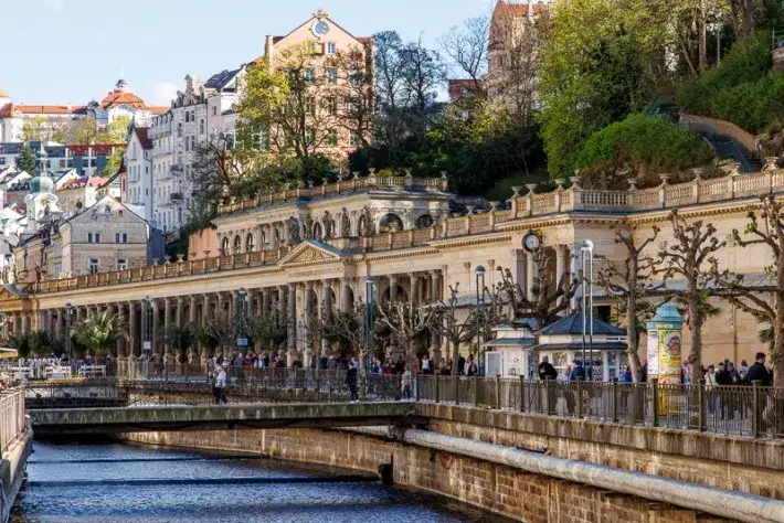 Gdzie zjeść w Karlowych Warach? Najlepsze restauracje i smaki