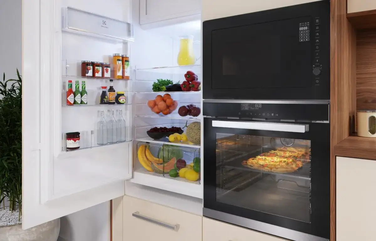 Jak zabudować lodówkę w kuchni, aby uniknąć błędów i zyskać styl
