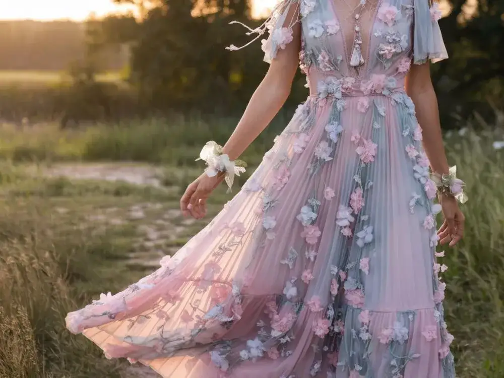 Jakie suknie modne na wesele – unikaj tych błędów w wyborze