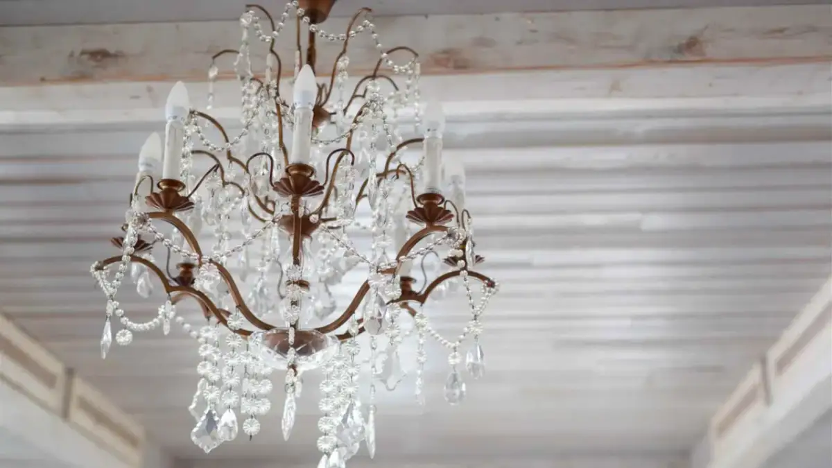 Jaki żyrandol do przedpokoju? Wybierz idealny i uniknij błędów!