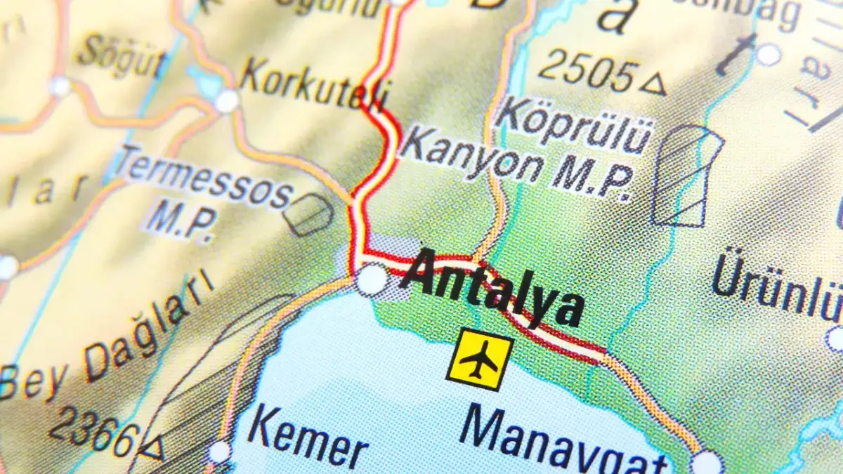 Ile trwa lot z Poznania do Turcji Antalya? Odkryj zaskakujące fakty