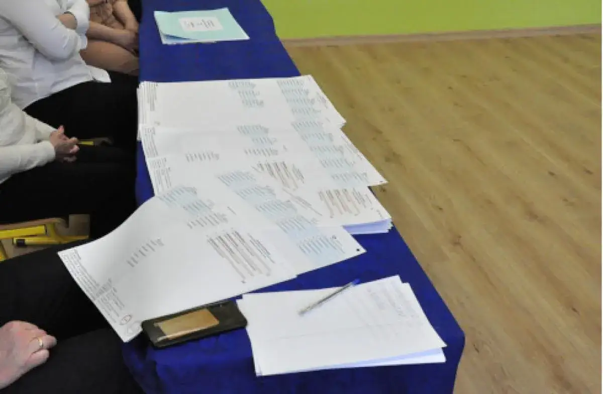 Ile można zarobić w komisji wyborczej? Zaskakujące stawki i zasady