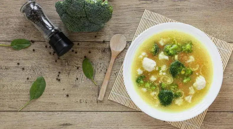 Czy zupa ogórkowa jest lekkostrawna? Sprawdź, co warto wiedzieć