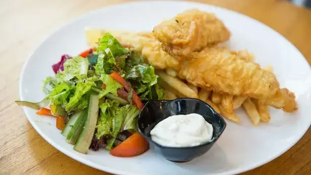 Jaka sałatka do ryby? 15 przepisów, które podkreślą smak!