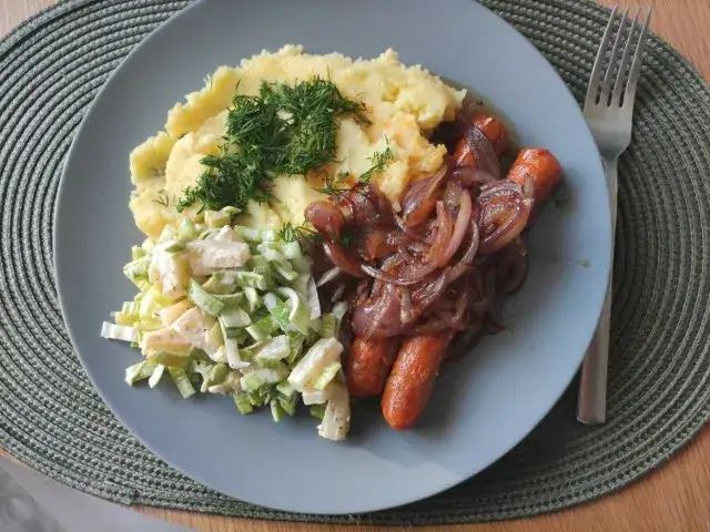 Gdzie dobrze zjeść w Ostrowcu Świętokrzyskim? Odkryj najlepsze miejsca