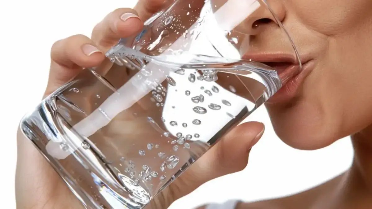 Niedobory elektrolitowe: objawy, przyczyny, jak je rozpoznać?