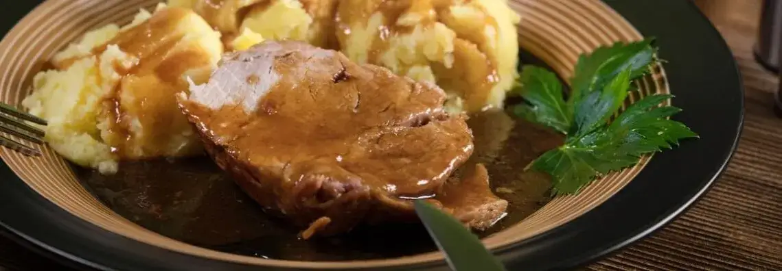 Co zrobić z łopatki wieprzowej na obiad? Proste i pyszne przepisy