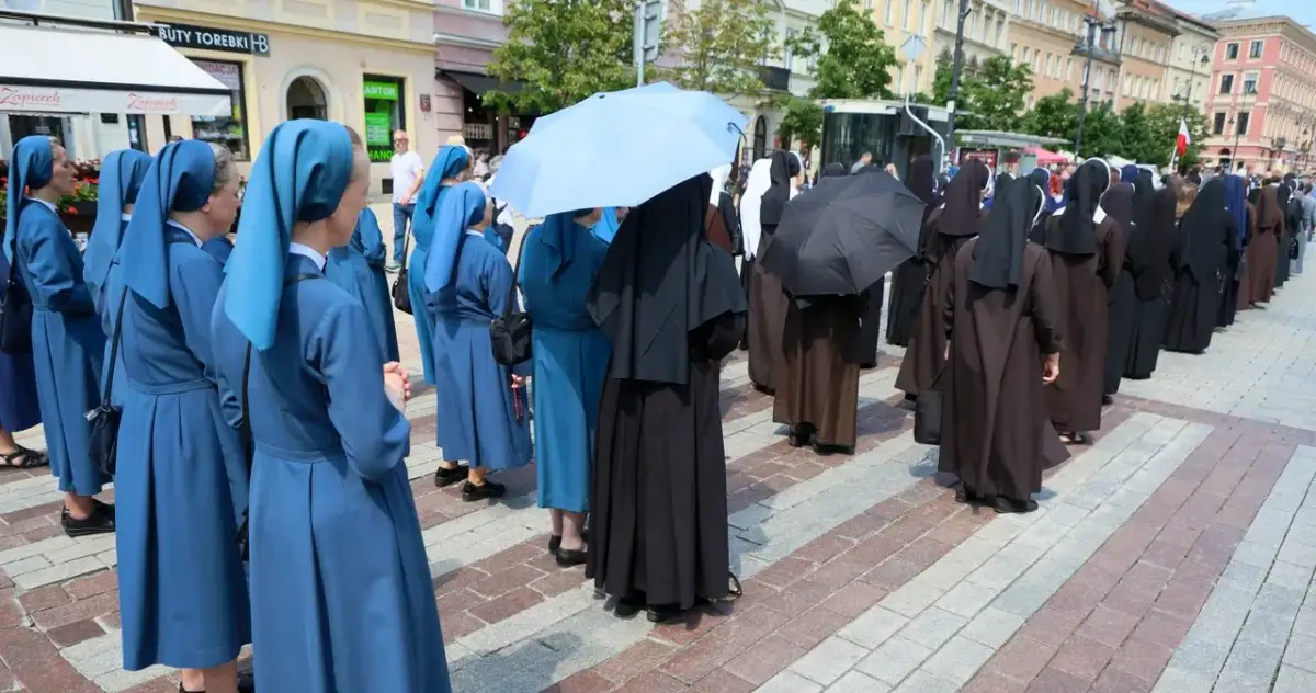 Zakonnik który złożył śluby zakonne – co oznaczają te śluby?