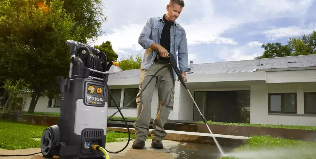 Skuteczne sposoby na pozbycie się mchu z chodnika bez wysiłku