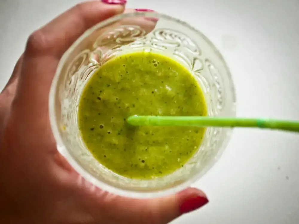 Koktajl z pietruszki na noc – zdrowy napój, który poprawi Twój sen