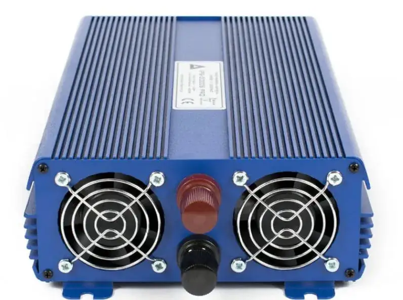 Najlepsza przetwornica do przyczepy kempingowej - uniknij problemów z elektroniką