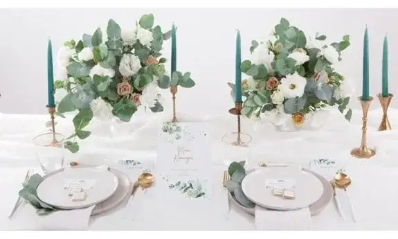 Kwiaty na Komunię chłopca: Eleganckie propozycje i trendy