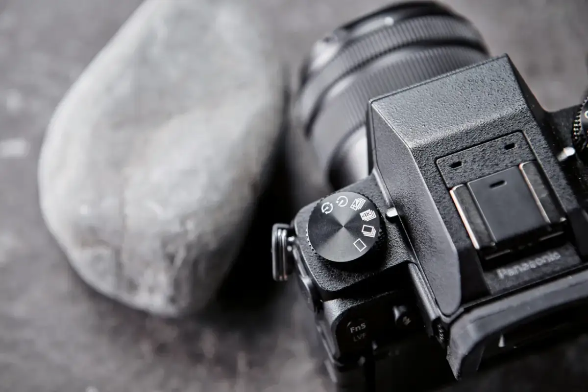 Jaki aparat do sesji zdjęciowych? Przewodnik po bezlusterkowcach