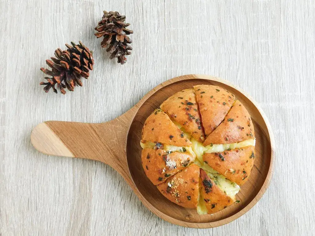 Jak wykorzystać stare bułki? Kreatywne przepisy na zero waste