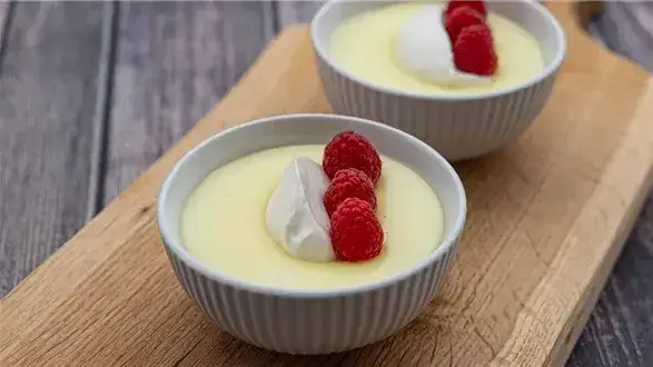 Co to jest pudding? Odkryj różnice między puddingiem a budyniem