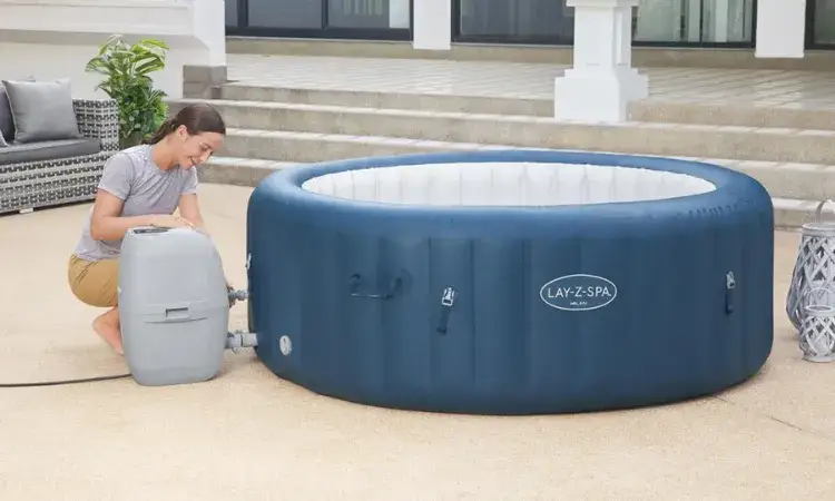 Jacuzzi ogrodowe: ile prądu zużywa i jak obniżyć rachunki?